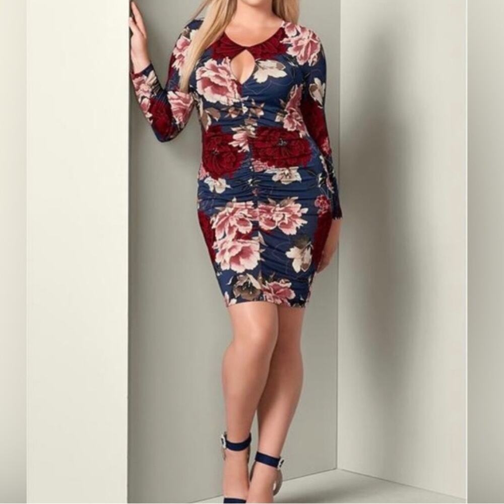 VENUS keyhole floral Red Long Sleeve mini Dress ruched size 1x plus sexy bodycon